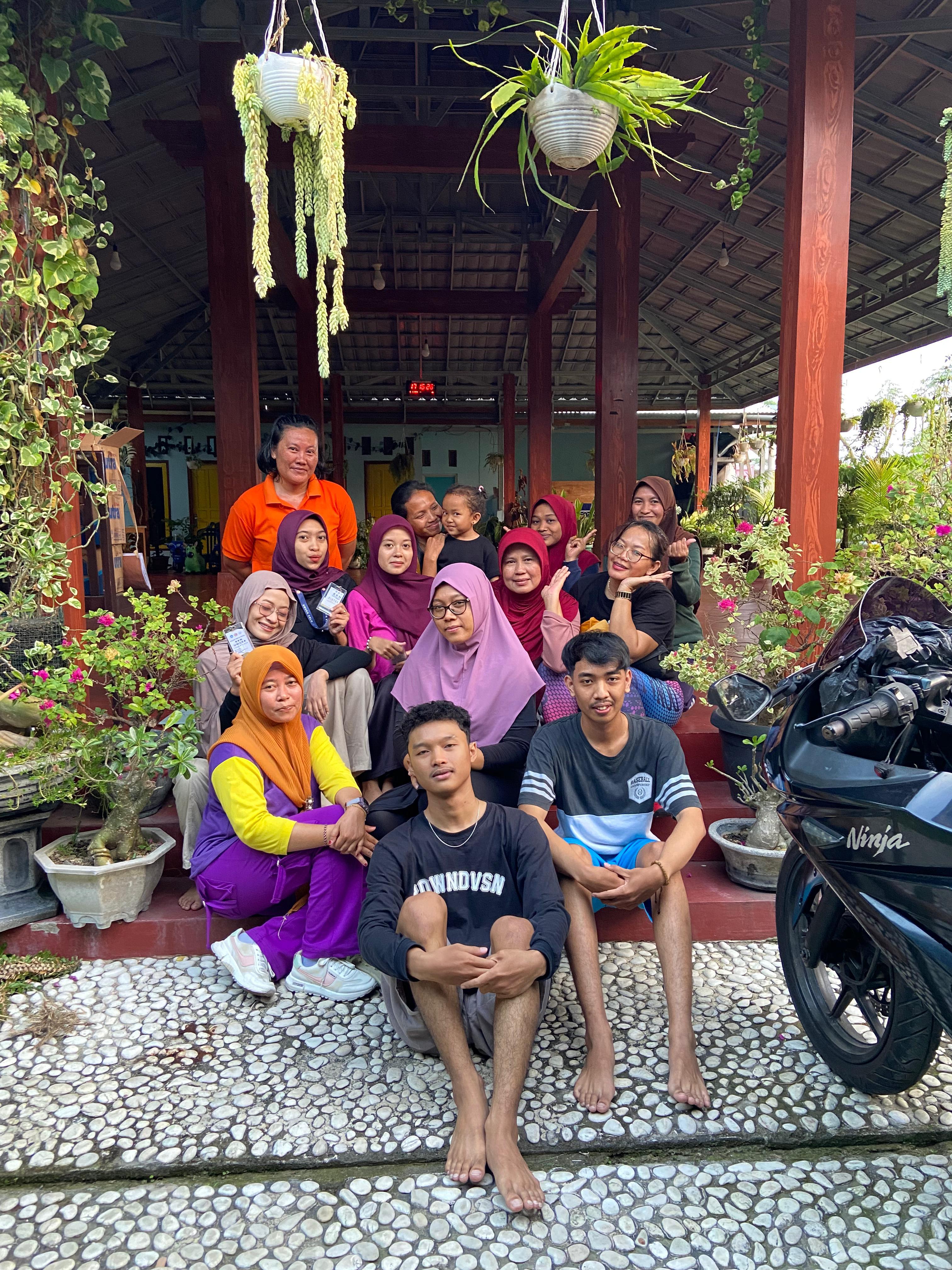 Meningkatkan Kualitas Hidup Melalui Pendampingan Senam Ibu-Ibu PKK